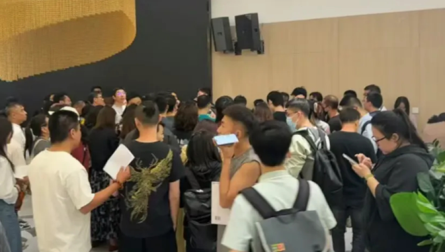 质疑泽连斯基着装的美记者遭死亡威胁,727522acom澳彩开奖结果查询-相关网站路人皆知,经典解释落实_定制版V9.69